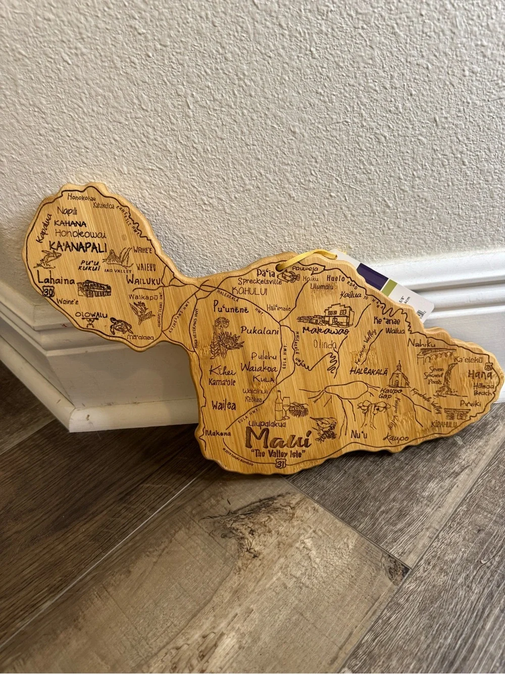 Maui Wooden Map Serving/Cutting Board Wall Art - Natural Brown
